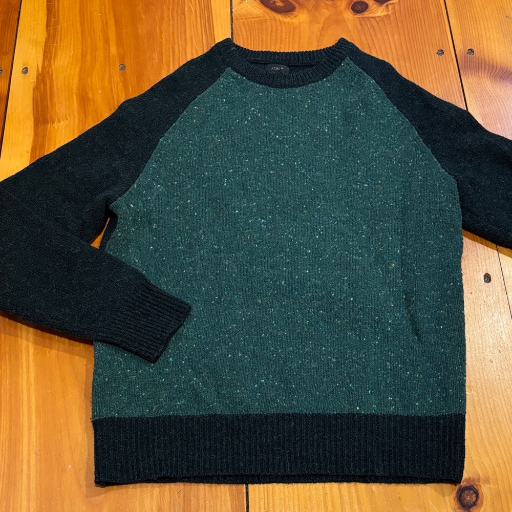 J CREW Men's S Green Speckled Wool Sweater Crewneck Black Sleeves Raglan